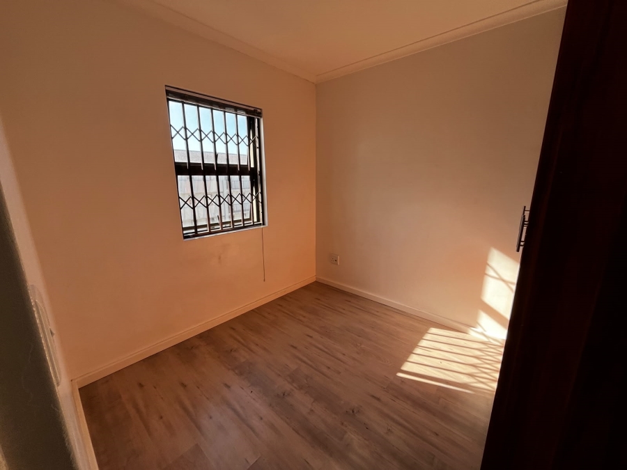 2 Bedroom Property for Sale in Grassy Park Western Cape